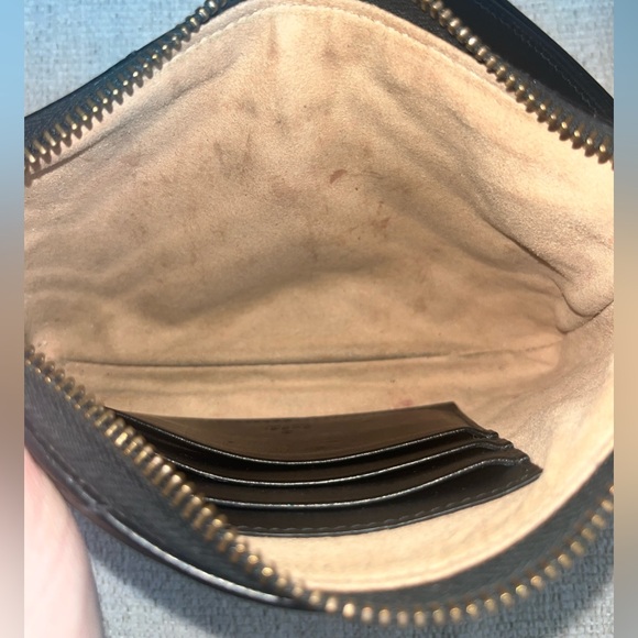 Gucci Quilted Leather Wristet - Picture 11 of 12